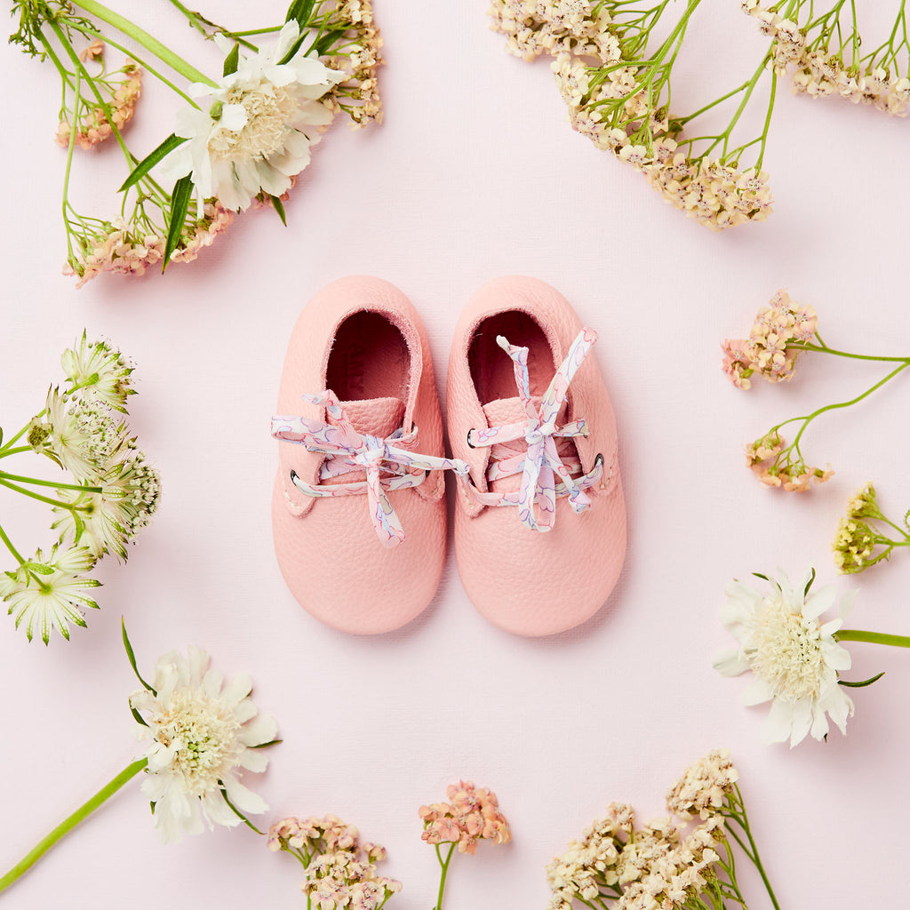 LITTLE CLOUD X AMY & IVOR BLUSH TRAVELLERS WITH LIBERTY LACES