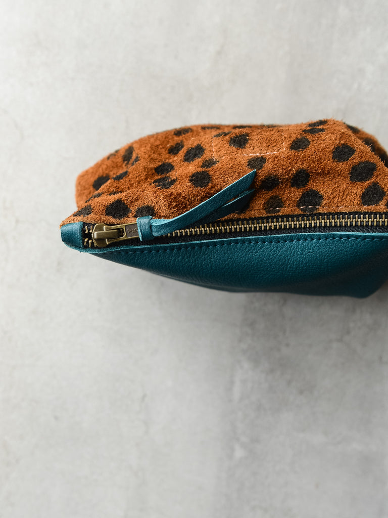 TEAL CHEETAH CONTRAST POUCH