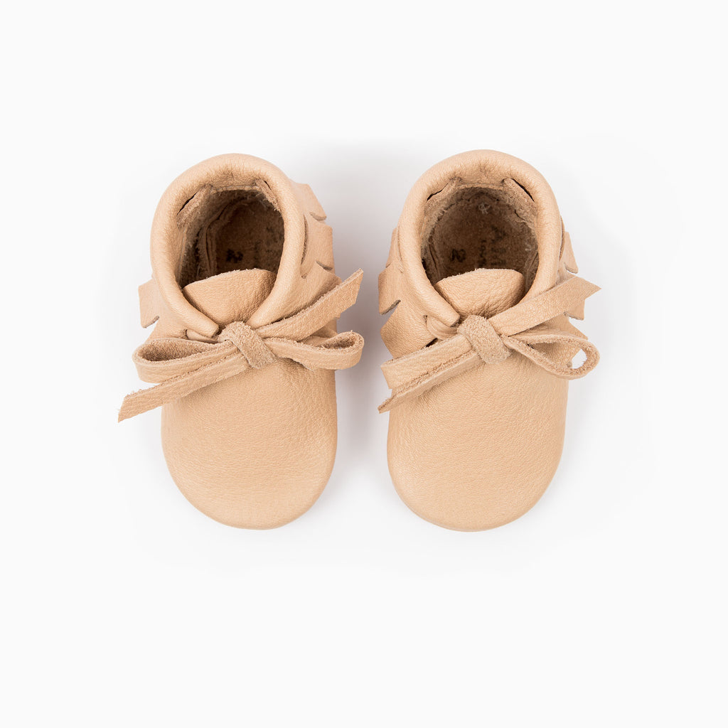 NATURAL LACED MOCCASINS