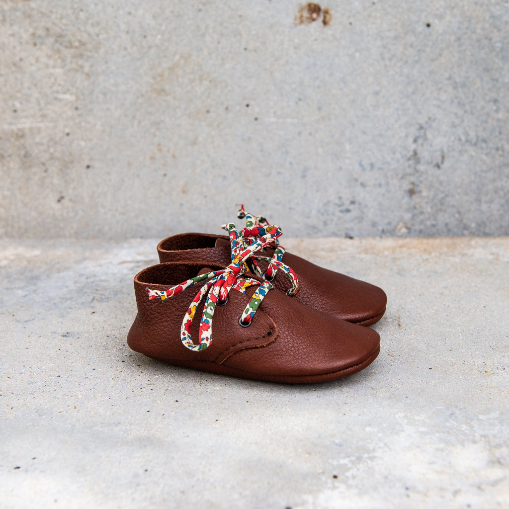 CHESTNUT TRAVELLERS WITH LIBERTY PRINT LACES